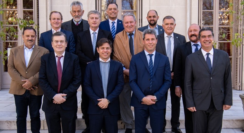 La Liga de Gobernadores llamó a impedir el “avasallamiento de las bases del federalismo”
