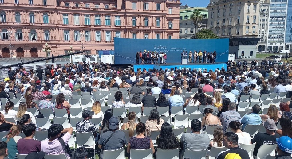 Tres años de gestión: El Gobierno anuncia dos bonos de fin de año