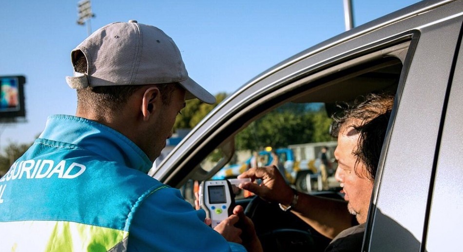 El gobierno de Kicillof promulgó la Ley de Alcohol Cero al volante
