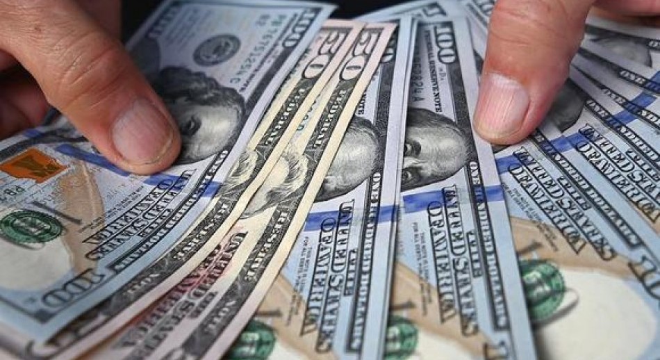 Dólar blue récord: en algunas provincias ya se vende en $384