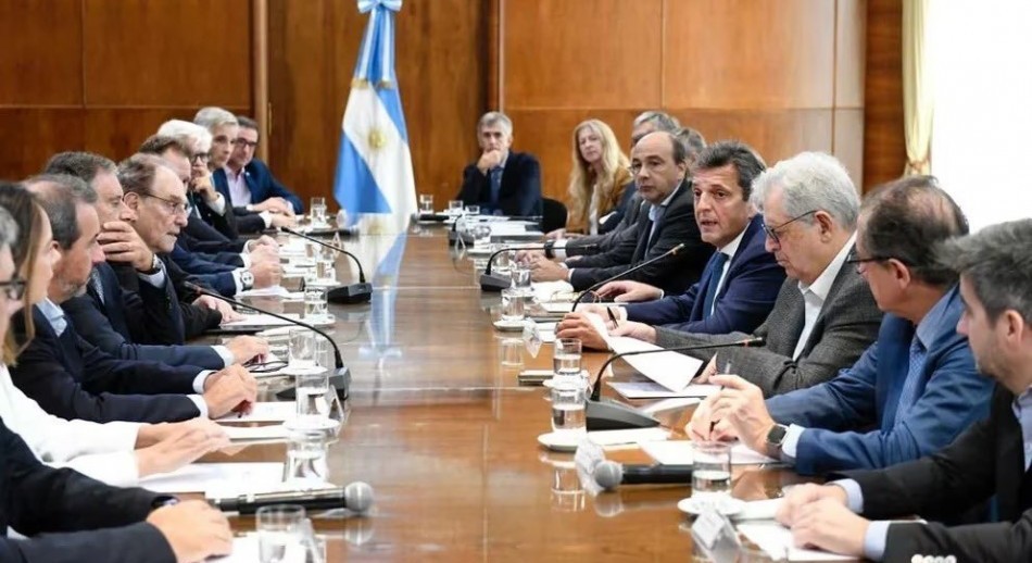 Massa con banqueros: