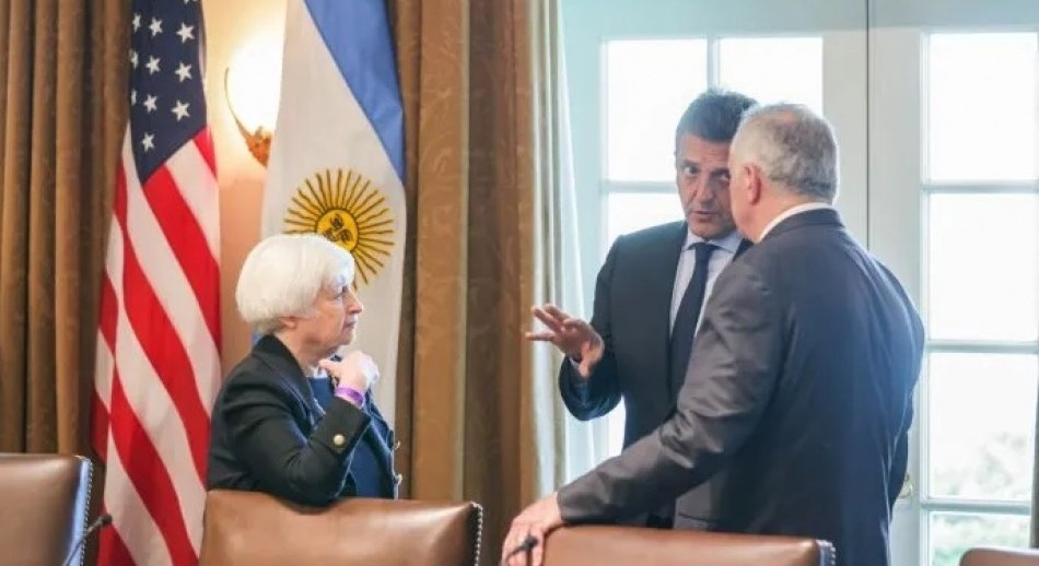 FMI emitió comunicado ampliado: aprobó revisión y flexibilizó meta de reservas