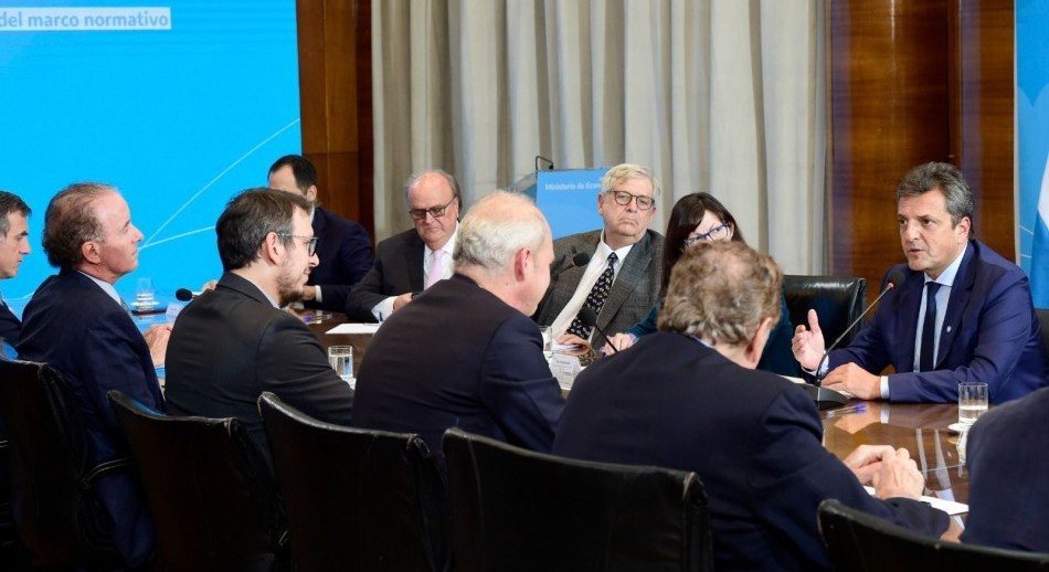 El Gobierno anunció un aumento en los límites de las tarjetas de crédito