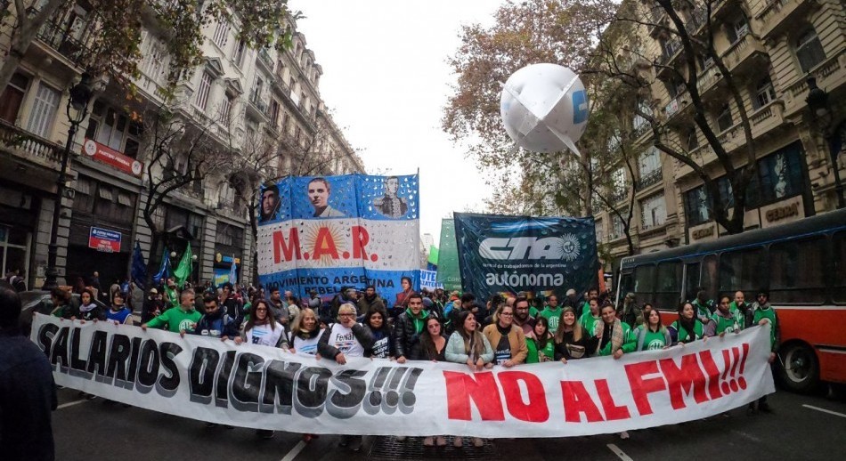 Cortes y protesta de la CTA Autónoma y ATE en rechazo al ajuste