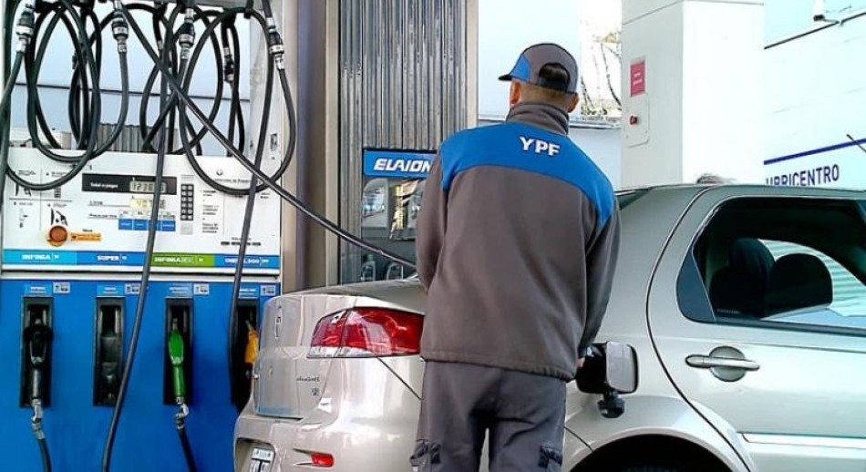 YPF aumenta 4,5% las naftas: Se suma a Shell, Axion y Puma