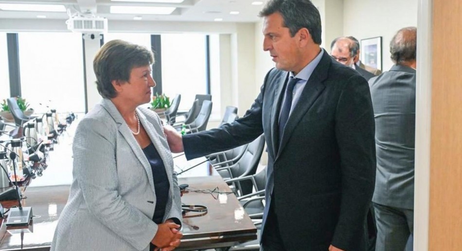 Massa anuncia el pago de dos bonos para trabajadores que ganan hasta $ 400.000