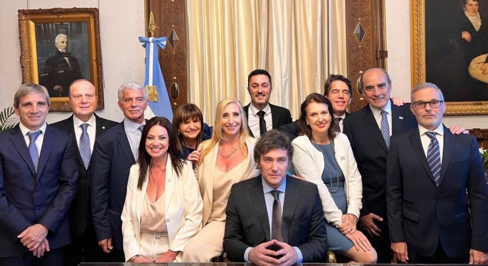 Milei le tomó juramento a los nueve ministros que integran el gabinete de Gobierno