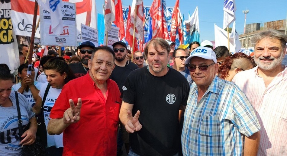 Movimientos sociales realizan una jornada nacional de lucha contra Milei