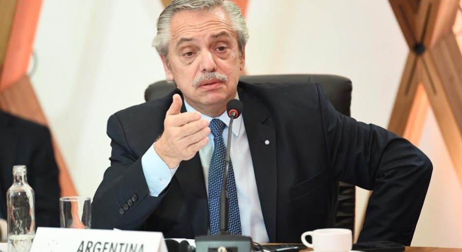 Imputaron a Alberto Fernández por posibles irregularidades en la contratación de seguros