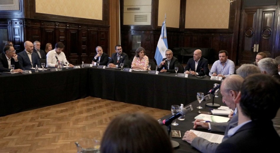 Dengue: El Gobierno reunió a ministros de Salud y coincidieron en que a la vacuna le faltan pruebas