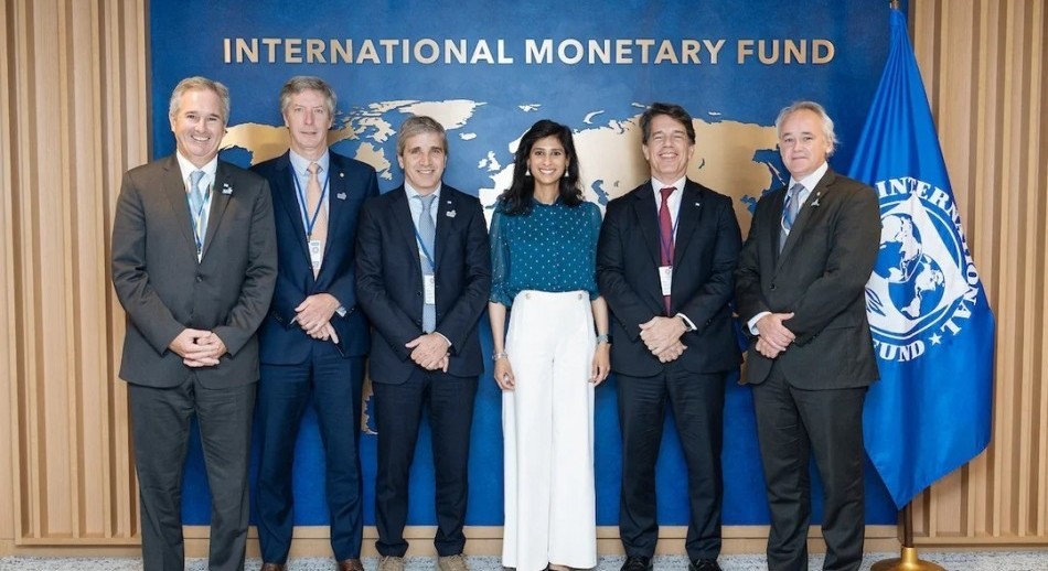 Caputo se reunió con funcionarios del FMI y del Tesoro norteamericano, y recibió apoyos