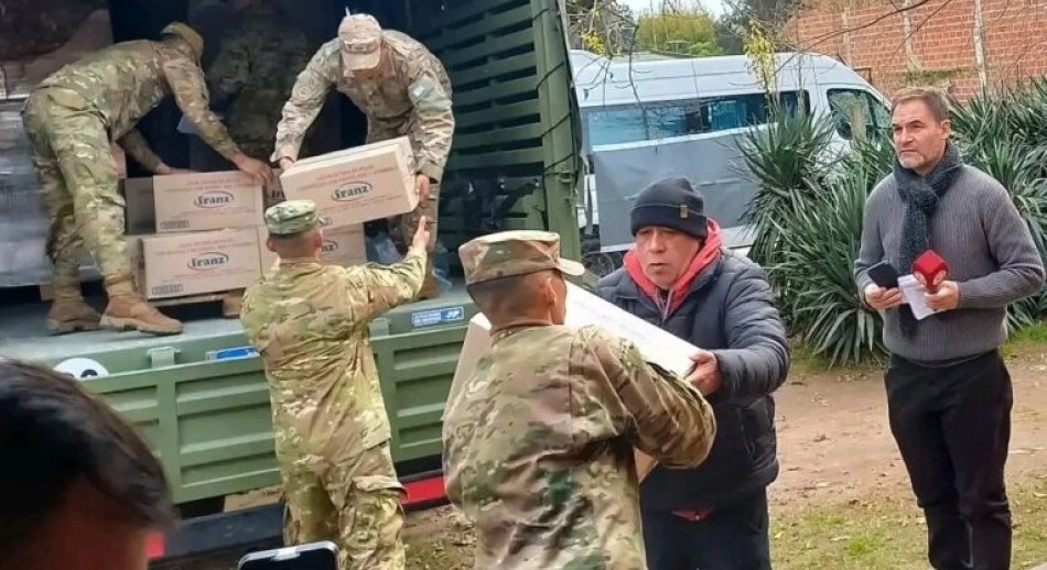 Con camiones del Ejército, comenzó el operativo para distribuir los alimentos almacenados