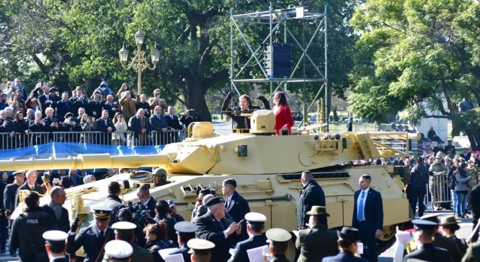 Primer 9 de Julio de Milei: Desfile militar por Libertador y escenario junto a Villarruel