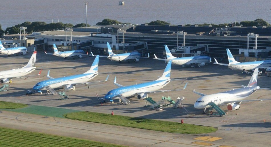 Desregulación aérea: El Gobierno autoriza el uso de tripulantes y aeronaves extranjeras