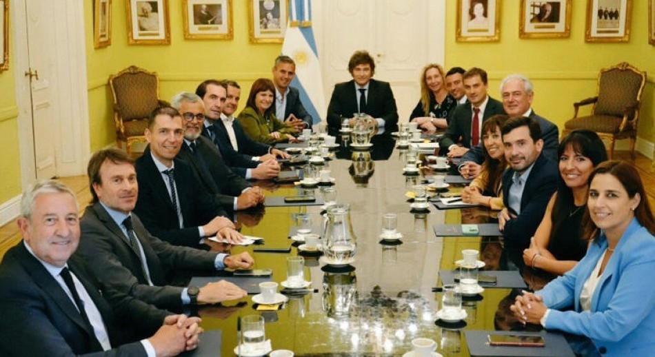 Milei recibió a diputados radicales y les agradeció su aporte en el Congreso