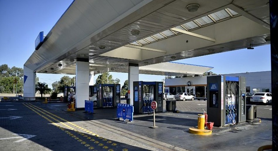 Aumenta la nafta y el gasoil 1,75% desde el viernes: Es la menor suba en 12 meses