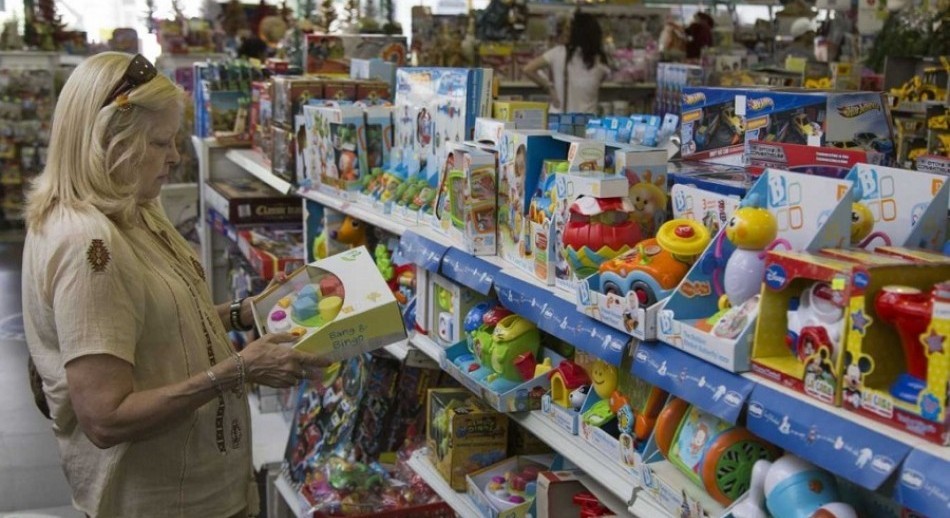 Las ventas minoristas crecieron 17,7% en diciembre pero terminaron el año 10% abajo