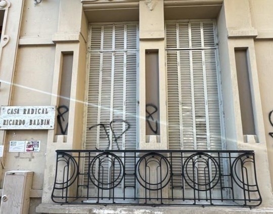 Vandalizaron siete comités radicales y el partido exigió un pronto esclarecimiento