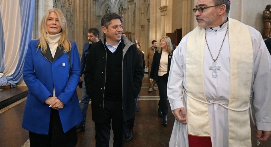 Axel Kicillof presenció el tedeum por el 9 de Julio en La Plata