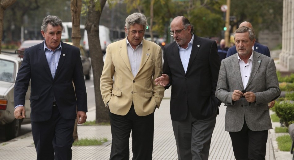 La Mesa de Enlace enciende las alarmas ante la falta de gasoil, en el arranque de la cosecha gruesa