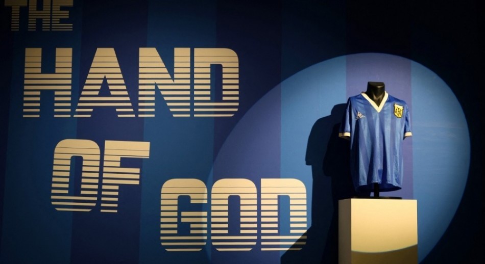 La camiseta de Maradona se vendió en casi nueve millones de dólares