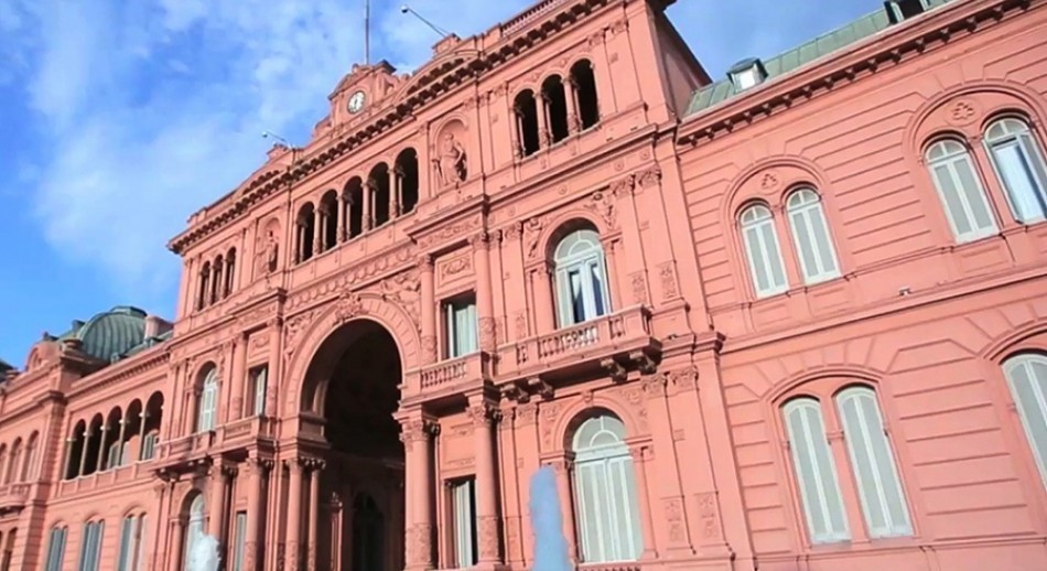 Rige la prohibición de designar y contratar personal en el sector público
