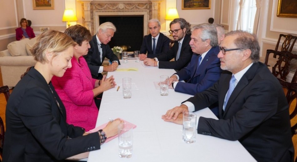 El FMI aprobó la segunda revisión del acuerdo que otorgó US$ 3.900 millones a la Argentina